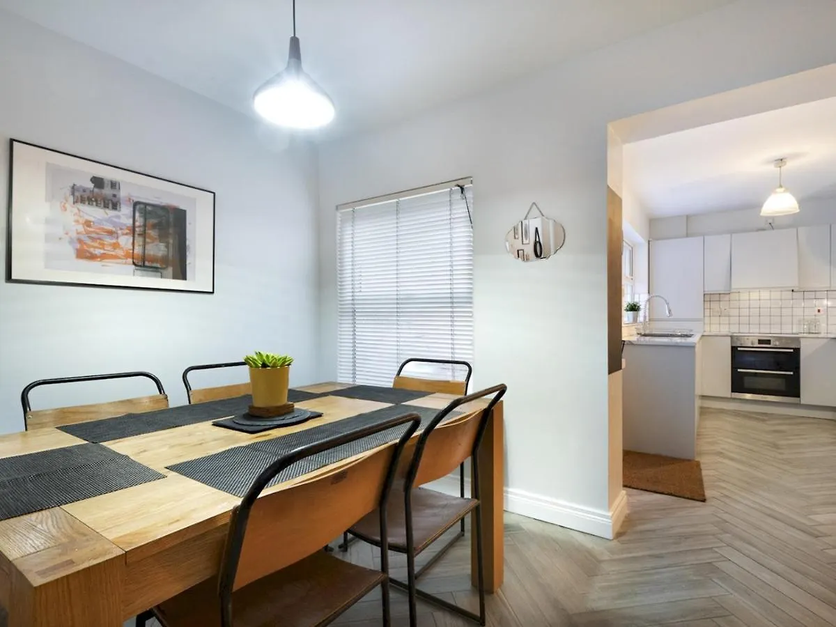 Holiday home Pass The Keys Cosy 2Br Home Ormeau Road Lots Of Amenities Belfast