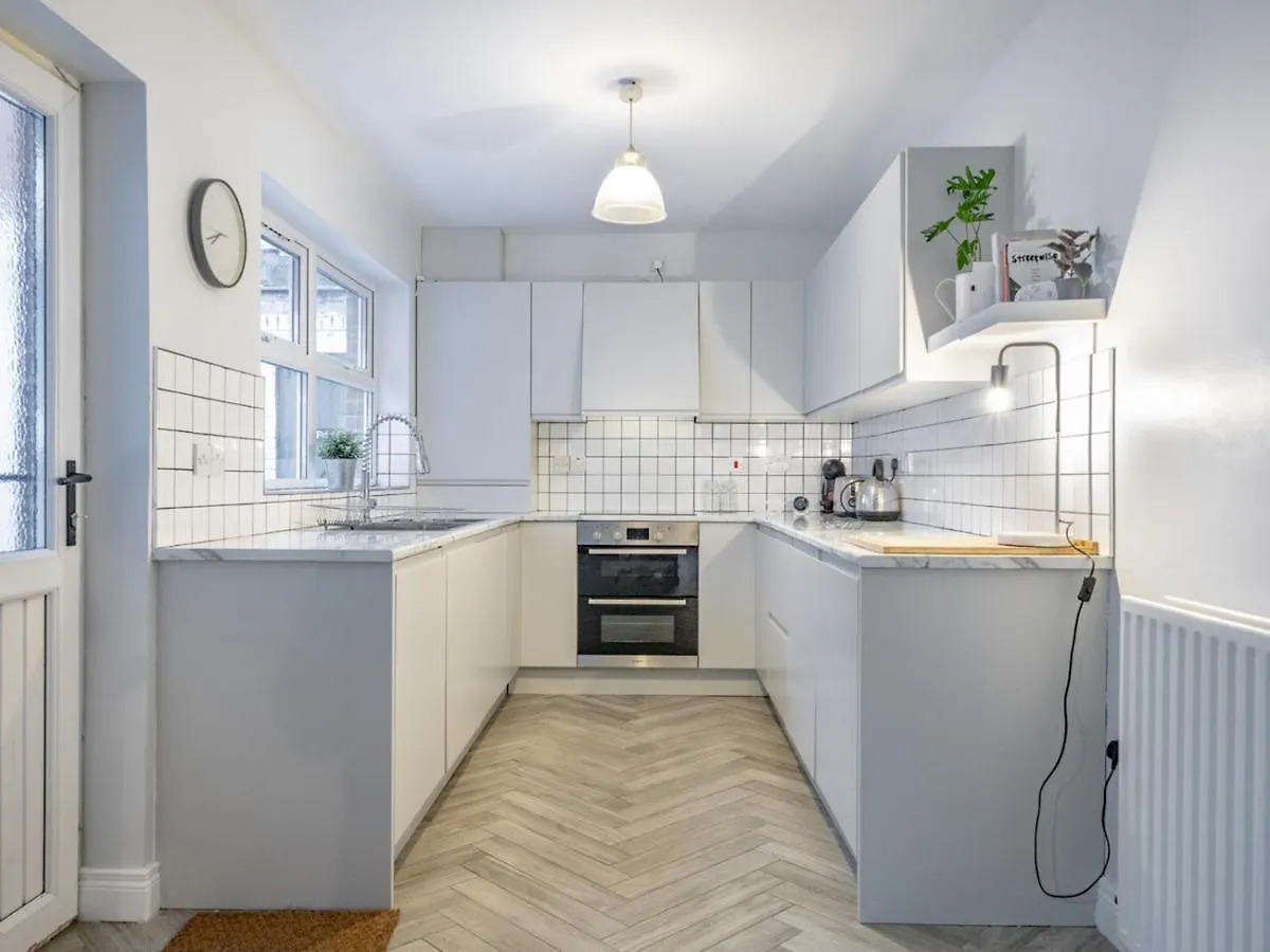 Pass The Keys Cosy 2Br Home Ormeau Road Lots Of Amenities Belfast 0*,