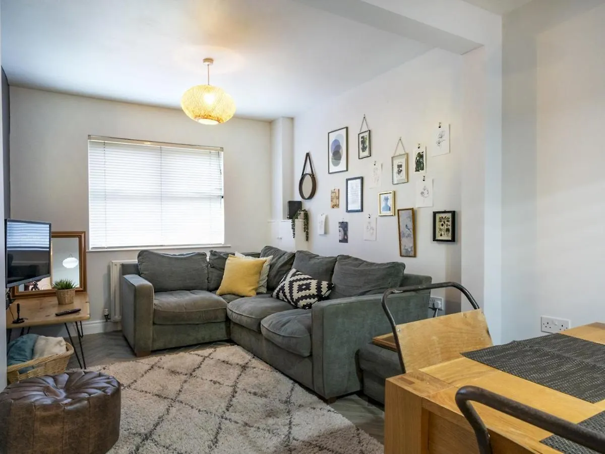Pass The Keys Cosy 2Br Home Ormeau Road Lots Of Amenities Belfast Сasa de vacaciones